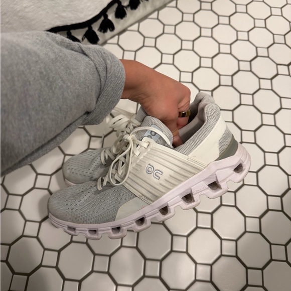 On Running Cloudswift Glacier Grey White (women’s) - Picture 6 of 7